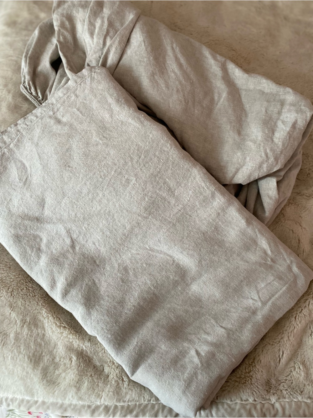 Linoto Quin size natural color fitted and flat sheets